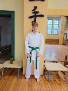 Mika Weise in Gi mit grünem Obi